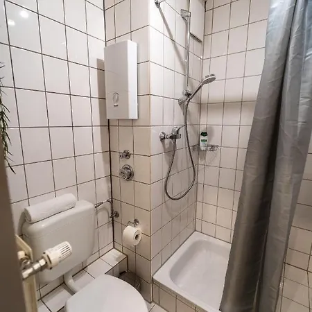 Zentral & Modern Nahe Hauptbahnhof Mit Privatparkplatz & Schnellem Wlan Apartment Essen Exterior photo
