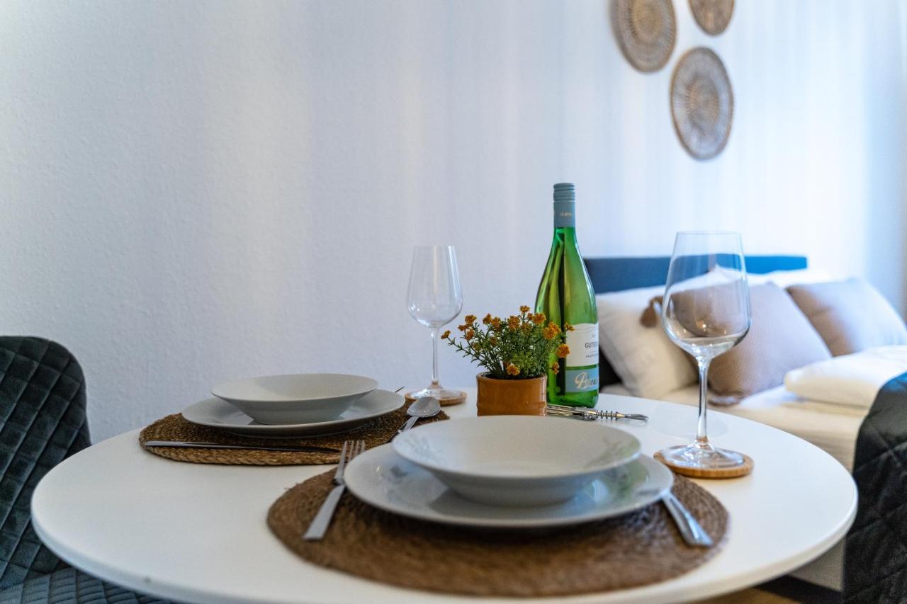 Zentral & Modern Nahe Hauptbahnhof Mit Privatparkplatz & Schnellem Wlan Appartement